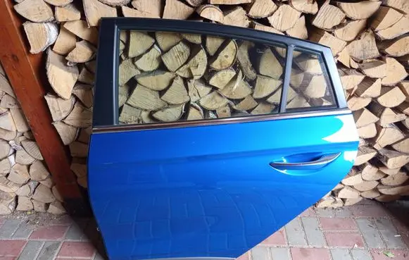 Hyundai Ioniq Rear door
