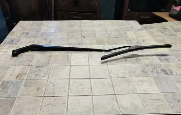 Toyota Corolla Verso AR10 Windshield/front glass wiper blade 6800