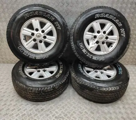 Toyota Hilux (AN10, AN20, AN30) R15 alloy rim 426110KC20