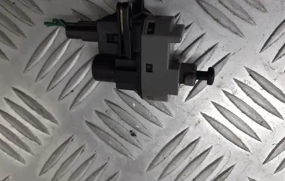 Ford Mondeo Mk III Brake pedal sensor switch 1S7T-13480-AA