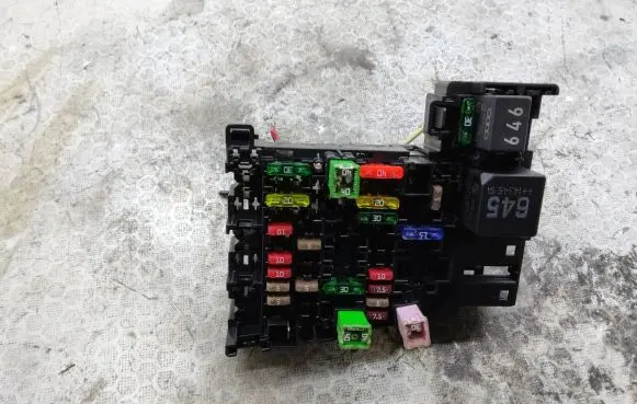 Skoda Octavia Mk3 (5E) Fuse module 5Q0937615C 562050 VWPE904182