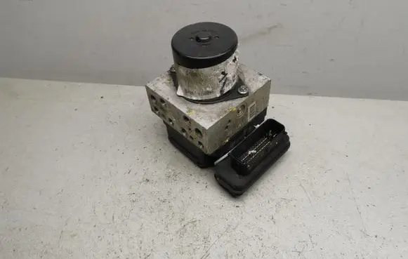 Opel Insignia A ABS Pump 13328651