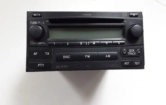 Toyota Hilux (AN10, AN20, AN30) Radio/CD/DVD/GPS head unit PZ4760021000
