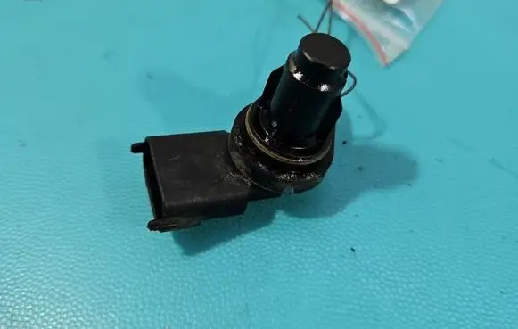KIA Sportage Camshaft position sensor 39350-2B030 IMPRK1533708