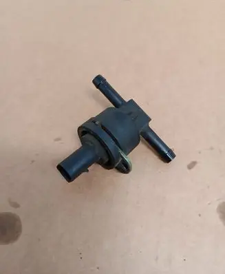 Mitsubishi Grandis Fuel temperature sensor 038906081