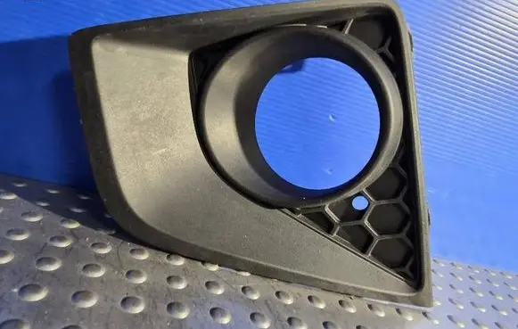 Front bumper lower grill