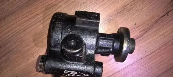 Renault Megane I Power steering pump 7846075