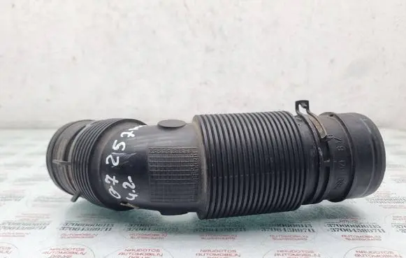 Audi Q7 4L Air intake duct part 7L8128684