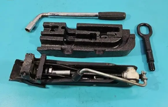 Volkswagen Caddy Lift Jack 2K0011031B IMPRK1586597