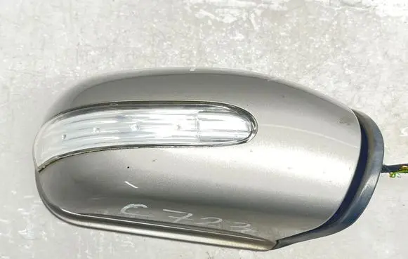 Mercedes-Benz C W203 Front door electric wing mirror 413133420