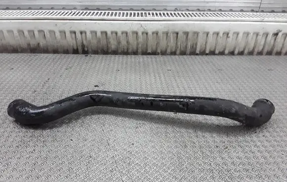Engine coolant pipe/hose
