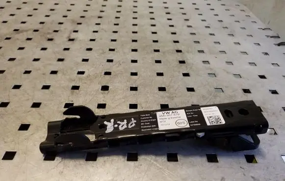 Volkswagen PASSAT B8 Other interior part 4M0857819