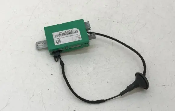 Ford Fiesta Aerial antenna amplifier BA6T18C847AB
