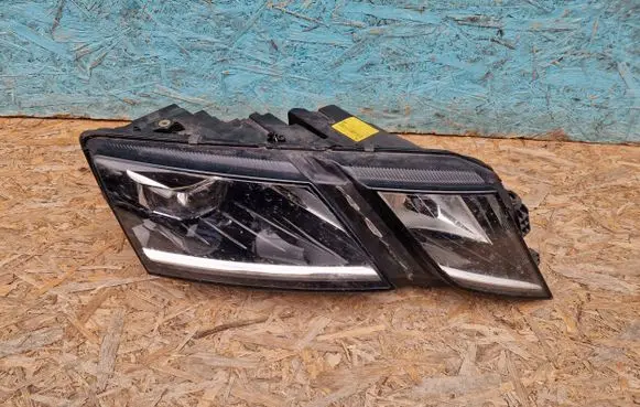 Skoda Octavia Mk3 (5E) Headlight/headlamp