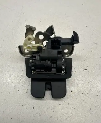 Audi A4 S4 B8 8K Tailgate/trunk/boot lock/catch/latch