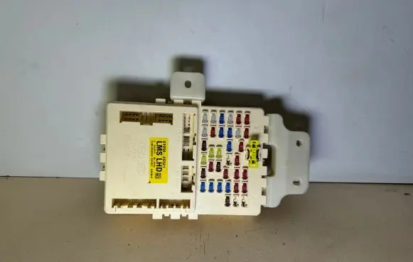 Hyundai ix35 Fuse module 919502S521 J6150375