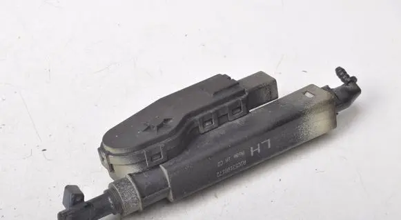 Volvo S80 Headlight washer pump 