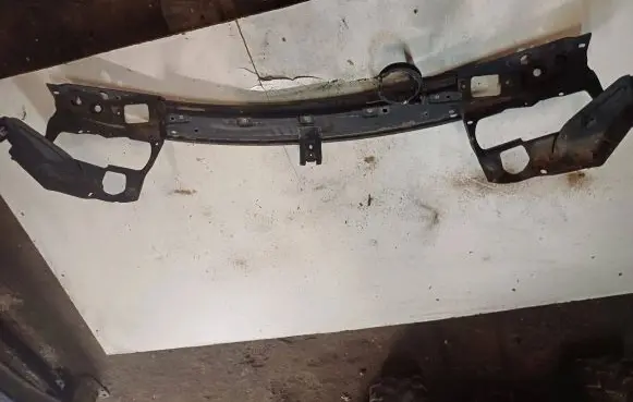 Renault Espace III Radiator support slam panel 2509353