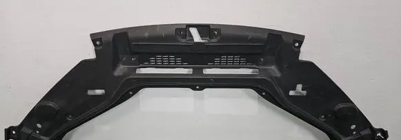 Maserati Levante Radiator trim 670042318 D473