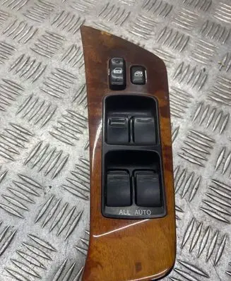 Toyota Avensis Verso Electric window control switch 84040 3355015