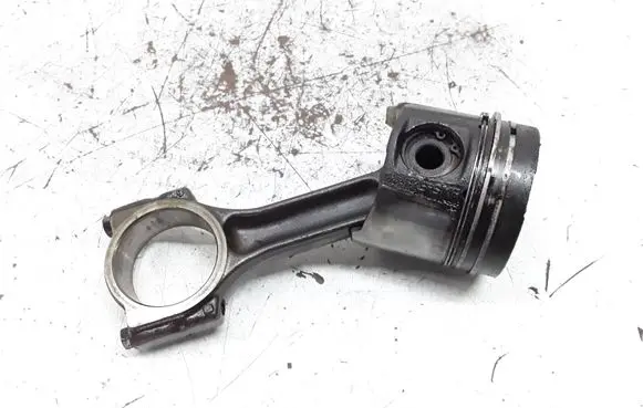 Renault Laguna II Piston with connecting rod