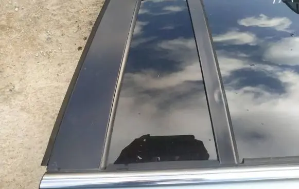 Chrysler Pacifica Rear vent window glass 