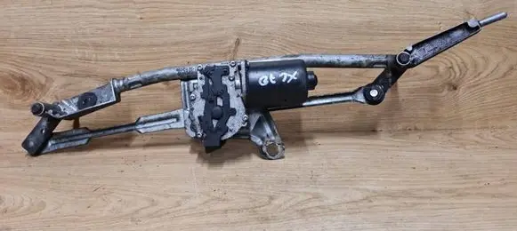 Volvo XC70 Front wiper linkage and motor 8648345