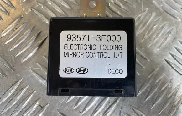 KIA Sorento Wing mirror control module 935713E000