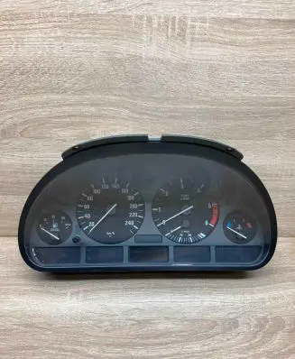 BMW 5 E39 Speedometer (instrument cluster) 8375898 110008735