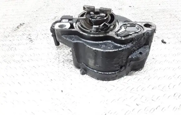 Ford Focus Vacuum pump D1563A