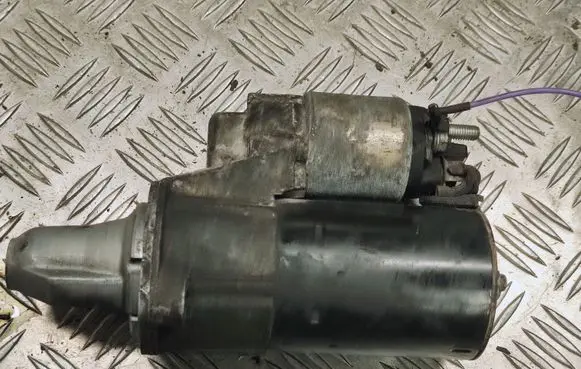 Mercedes-Benz E W212 Starter motor A0061515901