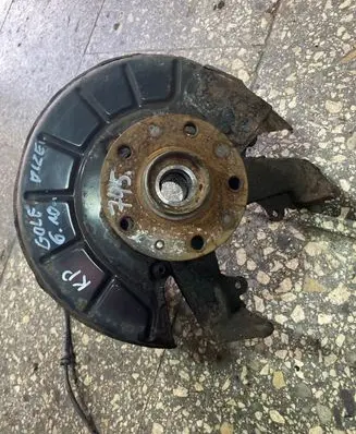 Volkswagen Golf VI Front wheel hub