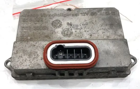 Audi A6 S6 C6 4F Voltage converter/converter module 5DV008290