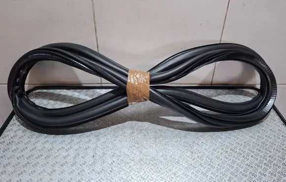 Audi A1 Rubber seal front coupe door 8X4831721B