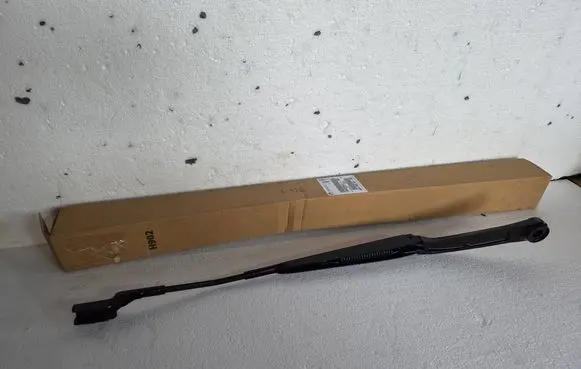 Fiat Tipo Front wiper blade arm 52229221 68648992AA