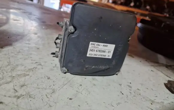 BMW 5 E60 E61 ABS Pump 6783366