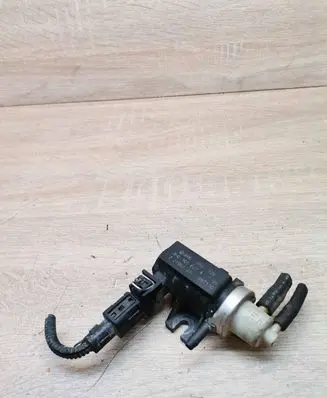 Volkswagen Golf IV Valve vacuum 1H0906627A 72190325