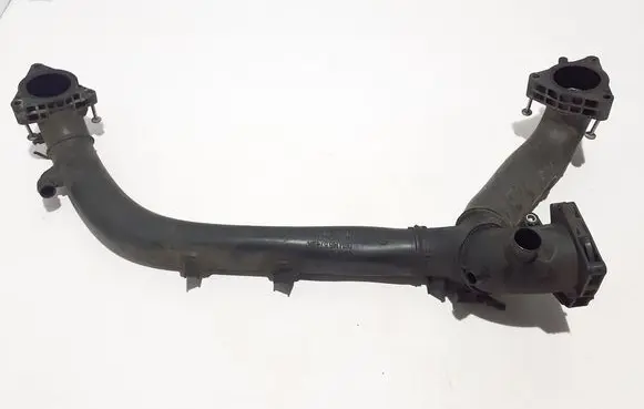 Audi Q8 Intercooler hose/pipe 06M145674DR