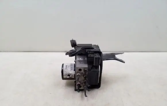 Opel Insignia A ABS Pump 13332549