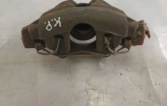 Volkswagen Golf IV Front brake caliper