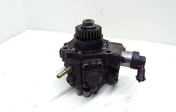 Renault Trafic II (X83) Fuel injection high pressure pump 8200690744 0445010170 8200804288