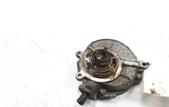 Audi A6 C7 Vacuum pump 06E145100R