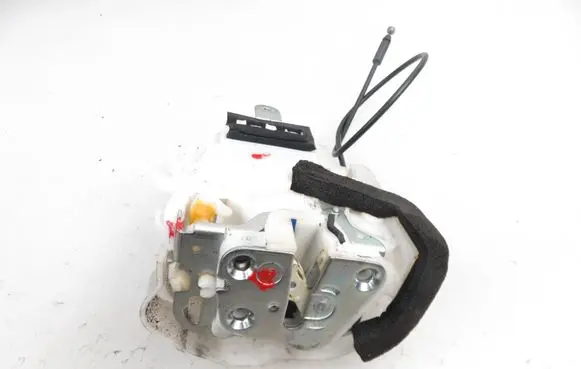 Subaru Impreza III Front door lock 