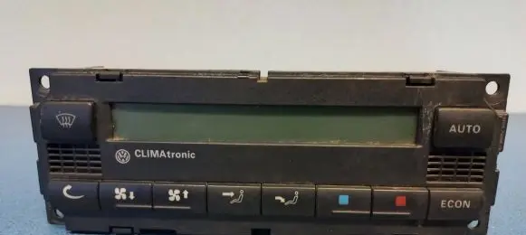 Volkswagen PASSAT B5.5 Climate control unit 0005GP