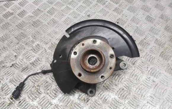 Nissan Juke II F16 Front wheel hub