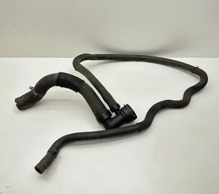 Opel Insignia A Coolant pipe/hose 1337893