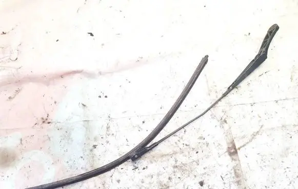 Volkswagen Golf Plus Front wiper blade arm 5m0955410a