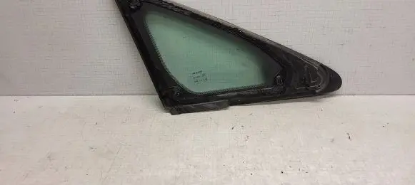 Toyota Verso Front triangle window/glass 43R00097