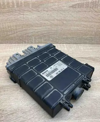Volkswagen PASSAT B4 Engine control unit/module ECU 028906021B 0281001172