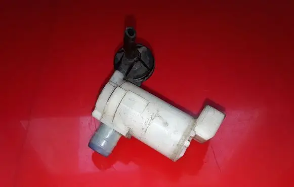 Nissan X-Trail T31 Windscreen/windshield washer pump 2224655A